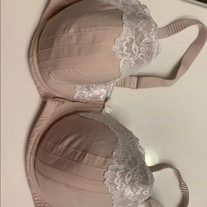 Adoreme.com bra. Size 40DD.